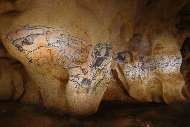 Grotte Chauvet © C.Fougeirol Auvergne-Rhônes-Alpes Tourisme